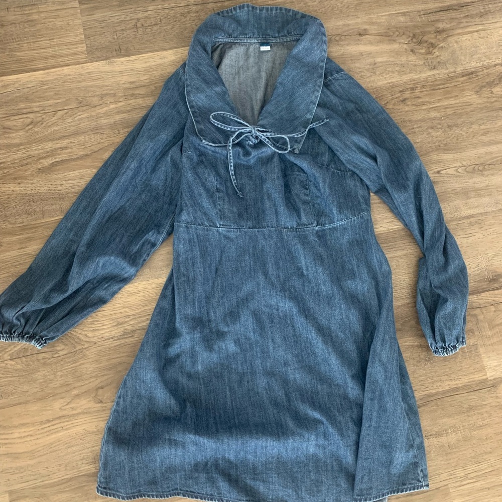 Old Navy Denim Tie-Neck Dress in Medium Blue